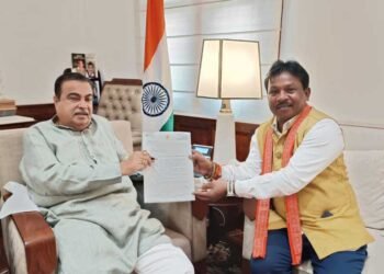 बस्तर में सड़क विकास को मिलेगी नई गति : सांसद महेश कश्यप ने केंद्रीय मंत्री नितिन गडकरी से की मुलाकात