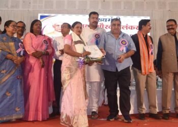 शिक्षा ही सफलता का मूल मंत्र है, कोई भी बच्चा शिक्षा से वंचित न रहे — पर्यटन मंत्री  राजेश अग्रवाल