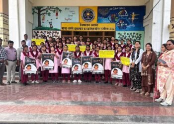 माता शबरी कन्या शिक्षा परिसर में 180 छात्राओं का स्वास्थ्य परीक्षण