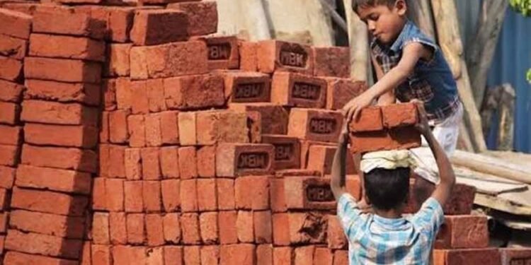 श्रम प्रहरी अभियान से जुड़ें, ग्वालियर जिले को बाल श्रम मुक्त बनाएं