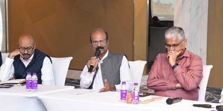 नशामुक्त, साइबर सुरक्षित एवं जनकेंद्रित पुलिसिंग पर डीजीपी  कैलाश मकवाणा ने दिए निर्देश