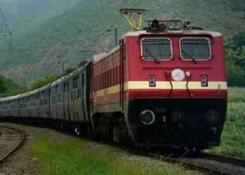 रेल यात्रियों को बड़ी राहत! अब खंडवा में भी रुकेगी यह एक्सप्रेस, नेपाल से महाराष्ट्र तक सफर होगा आसान