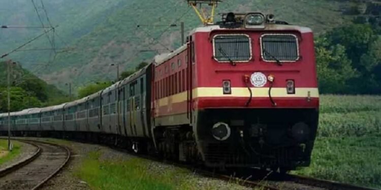 रेल यात्रियों को बड़ी राहत! अब खंडवा में भी रुकेगी यह एक्सप्रेस, नेपाल से महाराष्ट्र तक सफर होगा आसान