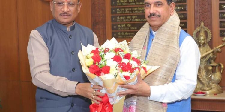 5 लाख मीट्रिक टन चावल के शीघ्र उठाव की पहल, मुख्यमंत्री विष्णुदेव साय ने केंद्रीय मंत्री से पर्याप्त रेलवे रैक उपलब्ध कराने का किया आग्रह