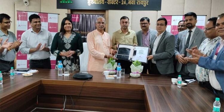 छत्तीसगढ़ स्टेट वेयरहाउसिंग कार्पोरेशन के कर्मचारियों को उपहार