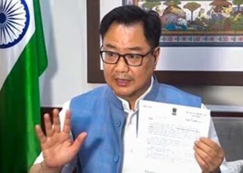 न्यूयॉर्क में मोहन भागवत के कार्यक्रम के बाहर खालिस्तान समर्थकों का प्रदर्शन, तिरंगे के अपमान पर भड़के रिजिजू