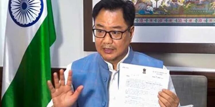 न्यूयॉर्क में मोहन भागवत के कार्यक्रम के बाहर खालिस्तान समर्थकों का प्रदर्शन, तिरंगे के अपमान पर भड़के रिजिजू