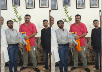 सतना विधायक सिद्धार्थ सिंह कुशवाहा डब्बू जी की उपस्थिति में योगेश तिवारी ने लगाया पौधा