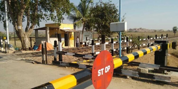 भोपाल मंडल में खत्म होंगे रेलवे के समपार फाटक, 2027 तक 11 क्रॉसिंग हटेंगी; 36 ROB चालू