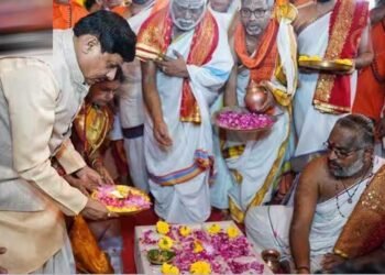 ओंकारेश्वर पहुंचे CM मोहन यादव, सपत्नीक किए ज्योतिर्लिंग दर्शन; 2200 करोड़ के पंचायतन मंदिर का शिलान्यास