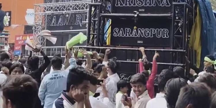 रतलाम में ईद मिलादुन्नबी जुलूस में तेज आवाज में साउंड सिस्टम बजाने पर 14 लोगों के खिलाफ केस