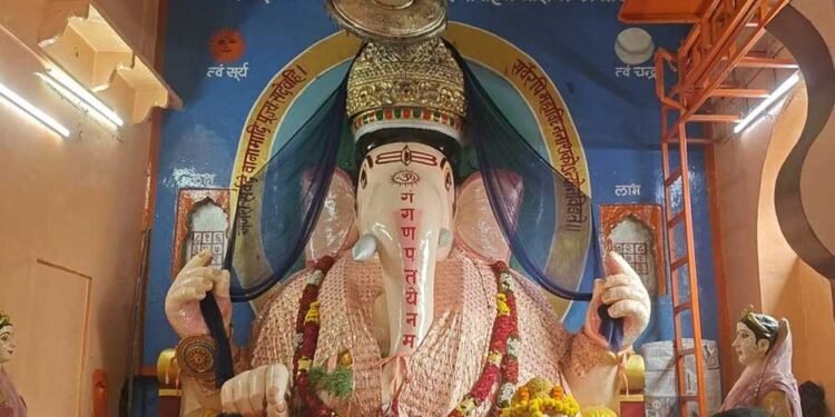 उज्जैन में गणेशजी के लिए सात समंदर पार से आईं राखियां, रक्षाबंधन पर 51 फीट की राखी होगी खास