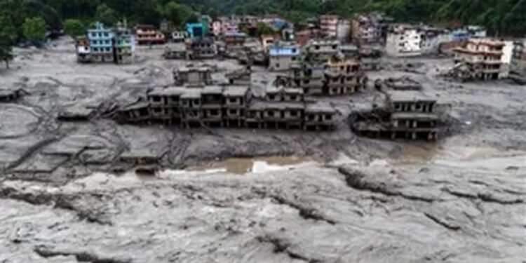 तिब्बत में ग्लेशियर टूटने से तबाही, बाढ़ के वीडियो डिलीट करने का चीन पर आरोप