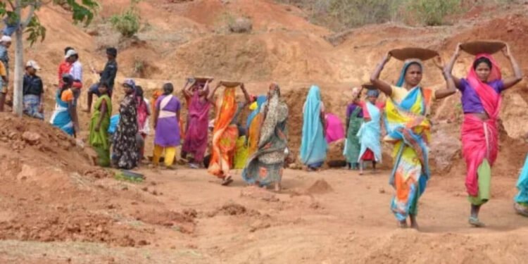 मनरेगा श्रमिकों को बड़ी राहत, लंबित मजदूरी राशि जल्द पहुंचेगी खातों में