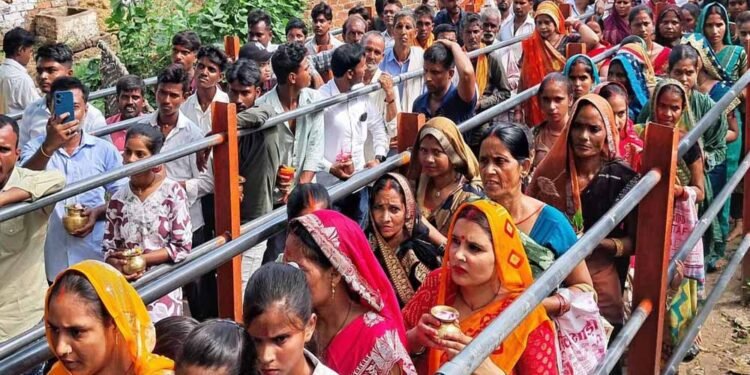CG के शिवालयों में सावन के दूसरे सोमवार उमड़ा आस्था का सैलाब, बोल बम के जयकारों के साथ पहुंचे कांवड़िए