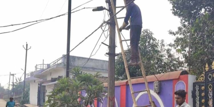 जांजगीर-चांपा में बिजली विभाग की सख्ती, बकायादारों के काटे गए कनेक्शन