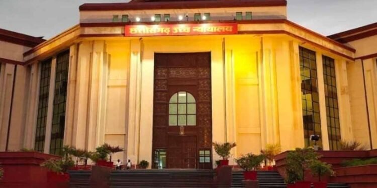हाईकोर्ट का बड़ा फैसला: वेतनवृद्धि रुकने पर कर्मचारी को प्रमोशन से नहीं कर सकते वंचित