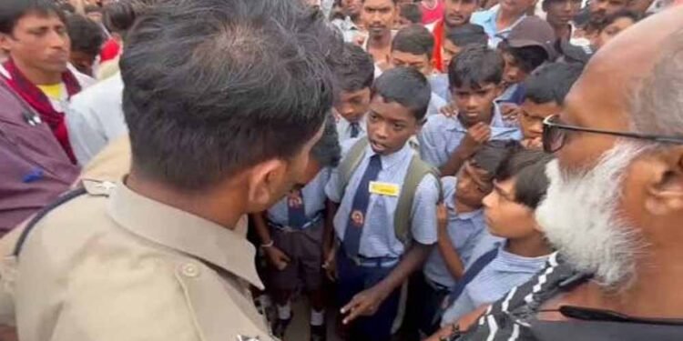 CG के शिक्षा मंत्री का बड़ा आरोप, स्कूली बच्चों को उकसाकर प्रदर्शन करा रही कांग्रेस