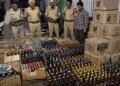 माकरदोना में आबकारी विभाग की दबिश, 50 लीटर महुआ शराब जब्त