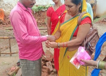 रक्षा सूत्र से बंधा ‘पक्के घर’ का संकल्प