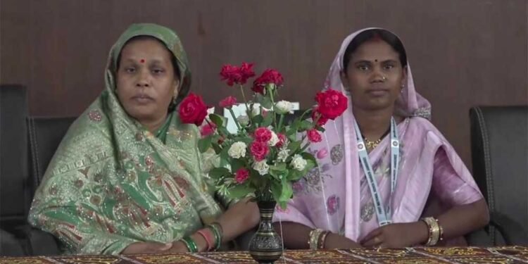 महाराष्ट्र के हिवरे बाजार में बालोद की महिला सरपंचों ने बिखेरी छत्तीसगढ़ की चमक