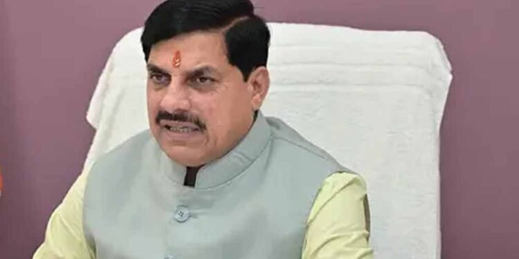 मुख्यमंत्री डॉ. यादव ने बहनों से बंधवाया रक्षा सूत्र