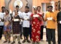 बंदूक छोड़ आत्मसम्मान का रास्ता