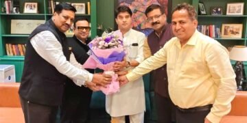केंद्रीय संचार मंत्री  ज्योतिरादित्य सिंधिया से चेम्बर पदाधिकारियों ने की सौजन्य भेंट, विभिन्न महत्वपूर्ण विषयों पर किया आग्रह