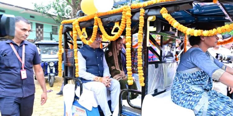 मुख्यमंत्री  विष्णु देव साय ने ‘जशपुर एक्सप्रेस’ योजना का किया शुभारंभ