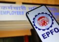 EPFO ने बदले PF से जुड़े 8 नियम, पैसा निकालने से नॉमिनेशन और क्लेम तक बड़ा अपडेट