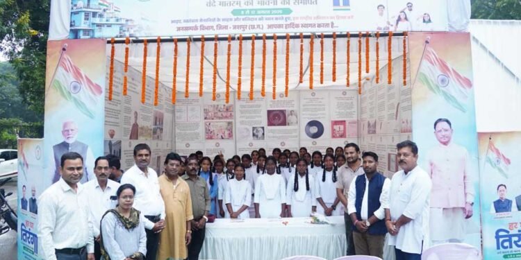 स्वतंत्रता दिवस पर रणजीता स्टेडियम के समीप सजी देशभक्ति और इतिहास की झांकी