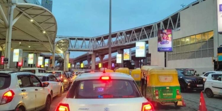 वर्ल्ड क्लास सुविधाओं के बावजूद रानी कमलापति स्टेशन पर ट्रैफिक जाम, प्रीमियम ट्रेनों के समय 30 मिनट तक फंसे वाहन