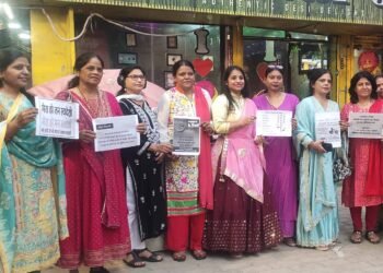 स्वदेशी फैशन शो में आत्मसमर्पित महिलाओं ने बढ़ाया आत्मविश्वास, रैंप पर दिखाया हुनर