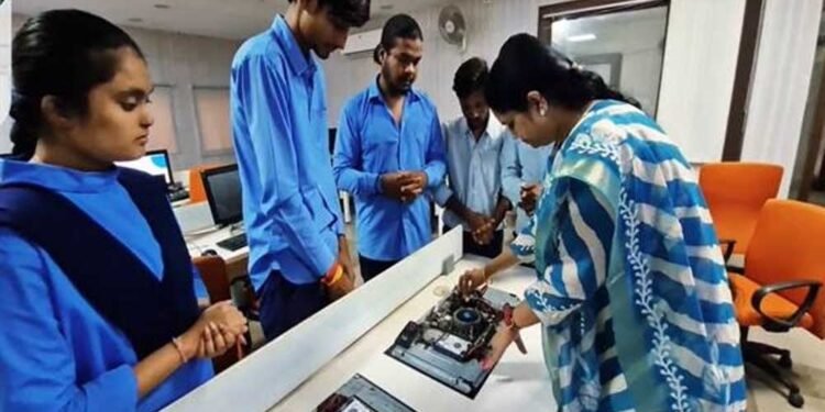 राष्ट्रीय शिक्षक पुरस्कार-2026 के लिए मध्यप्रदेश के दो व्यावसायिक प्रशिक्षण अधिकारियों का चयन