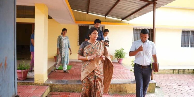 बालिकाओं की सेहत से खिलवाड़ नहीं आयोग का सख्त संदेश