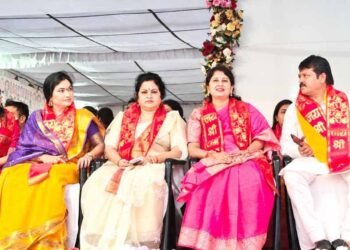 रायपुर के महादेव घाट पर भव्य महाआरती, CM विष्णुदेव साय समेत कई जनप्रतिनिधि हुए शामिल