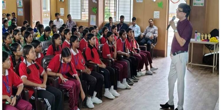 समय का सदुपयोग और आत्मअनुशासन से आसान होती है जीवन की राह: जेपी यादव