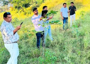 महिलाओं ने संवारा हरित अभियान, 2170 पौधों की अब जियो ट्रैकिंग से होगी निगरानी