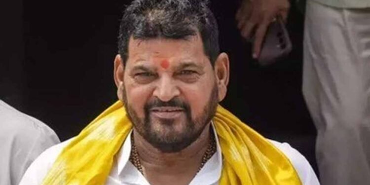 बृजभूषण शरण सिंह को कोर्ट का नोटिस, महिला पहलवानों ने दी बरी होने को चुनौती