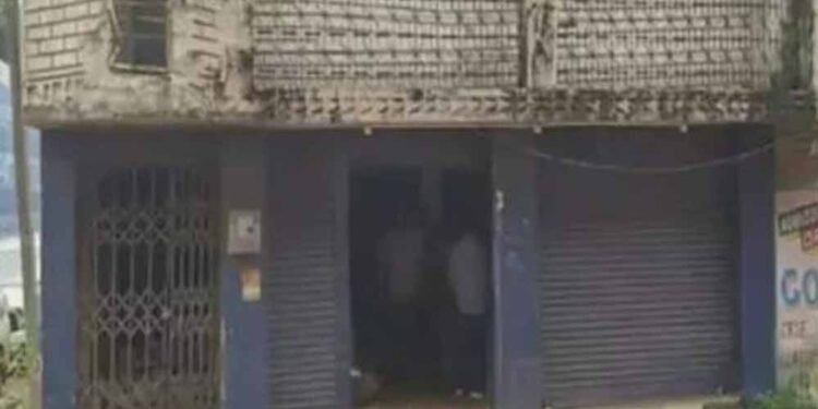 रायपुर में गुटखा कारोबारी के गोदाम पर DGGI की रेड, 50 से ज्यादा बोरे मिले