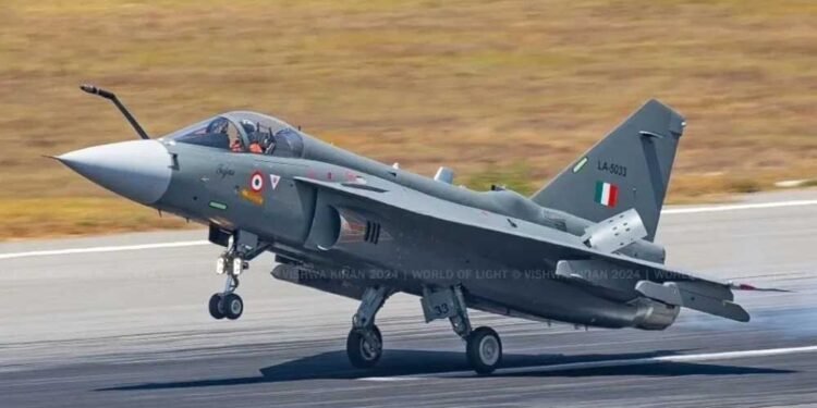 तेजस को मिला ‘बाहुबली’ इंजन, GE Aerospace ने HAL को सौंपे 3 F404-IN20 इंजन; बढ़ेगी लड़ाकू ताकत