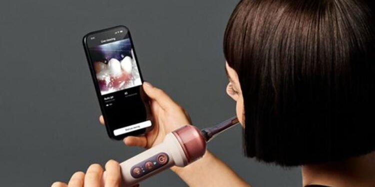 Dyson ने लॉन्च किया AI वाला CameraJet टूथब्रश, कैमरा देखकर खुद साफ करेगा दांतों के गैप