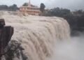 MP के 15 जिलों में भारी बारिश का अलर्ट, उज्जैन में पुराना महाकाल द्वार गिरा; शिवपुरी में मिला युवक का शव
