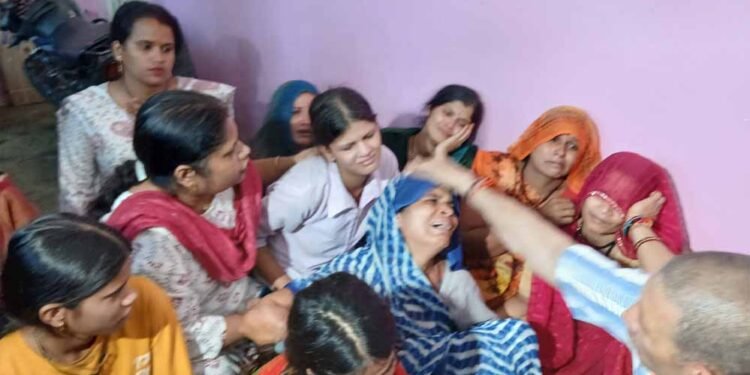 सागर में जहरीली शराब से 28 मौतें, फिर 7 दुकानें खोलने का आदेश; 100 से ज्यादा गांवों में नशामुक्ति अभियान