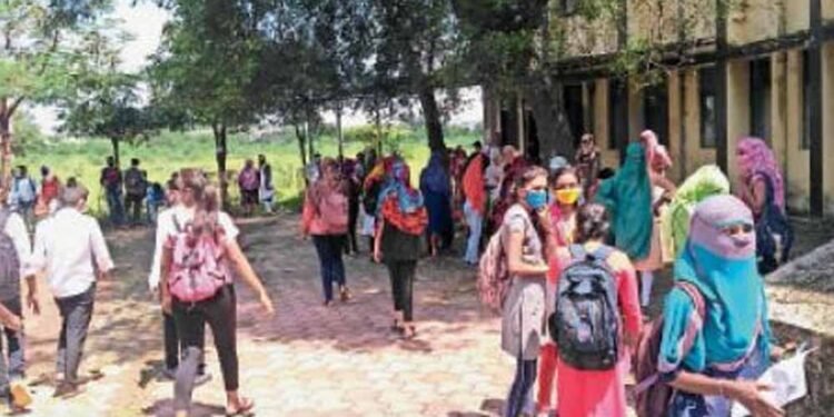 कॉलेजों में सीटें खाली रह गईं, अब इस सत्र में नहीं मिलेगा प्रवेश