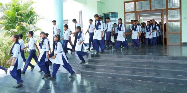 संघर्ष से कक्षाओं तक: कैसे आस्था गुरुकुल दंतेवाड़ा में जीवन का पुनर्निर्माण कर रहा है