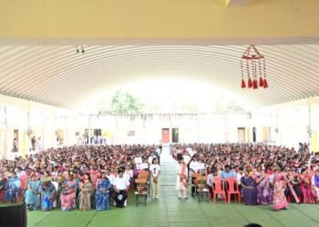 जुकेशन किट वितरण- उद्योग मंत्री लखन लाल देवांगन ने 1500 छात्राओं को दी सौगात, कॉलेजों में विशाल डोम निर्माण की घोषणा