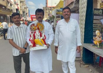 विघ्नहर्ता भगवान गणेश की भक्ति में रमा संजय श्रीवास्तव का निवास’