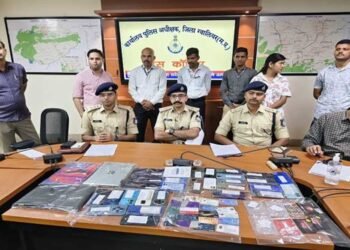 ग्वालियर पुलिस ने विंडसर हिल्स स्थित डुप्लेक्स से संचालित करोड़ों रुपए के साइबर फ्रॉड नेटवर्क का किया पर्दाफाश, पांच आरोपी गिरफ्तार