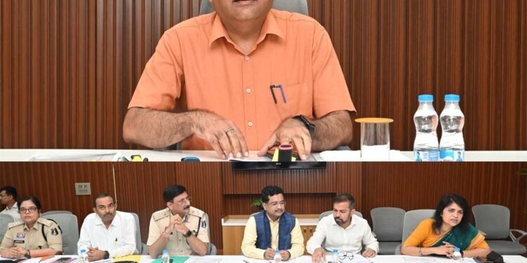 मुख्य सचिव की अध्यक्षता में रायपुर में आईटीएमएस के सुचारू संचालन को लेकर बैठक सम्पन्न हुई